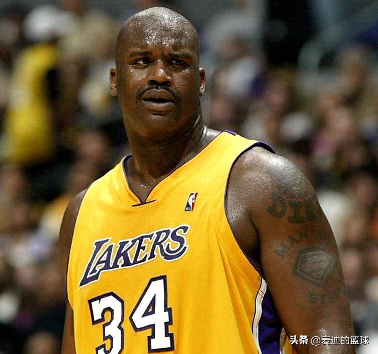 阿劳霍在巴萨已被罚下5次，本世纪仅次于皮克、莫塔和马克斯（阿劳霍在巴萨已染红5次，本世纪仅次于皮克、莫塔与马尔克斯）