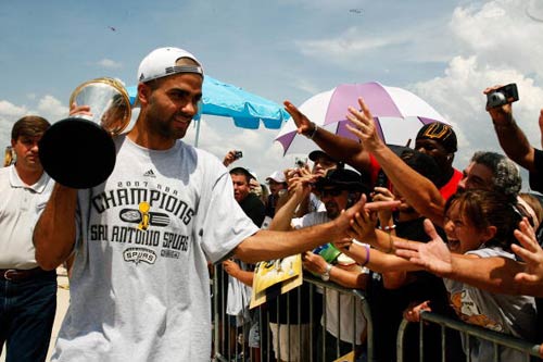 22-23赛季以来劳塔罗38次为国米打破僵局，队内断档第一（22／23赛季至今，劳塔罗为国米38次先拔头筹，队内遥遥领先）