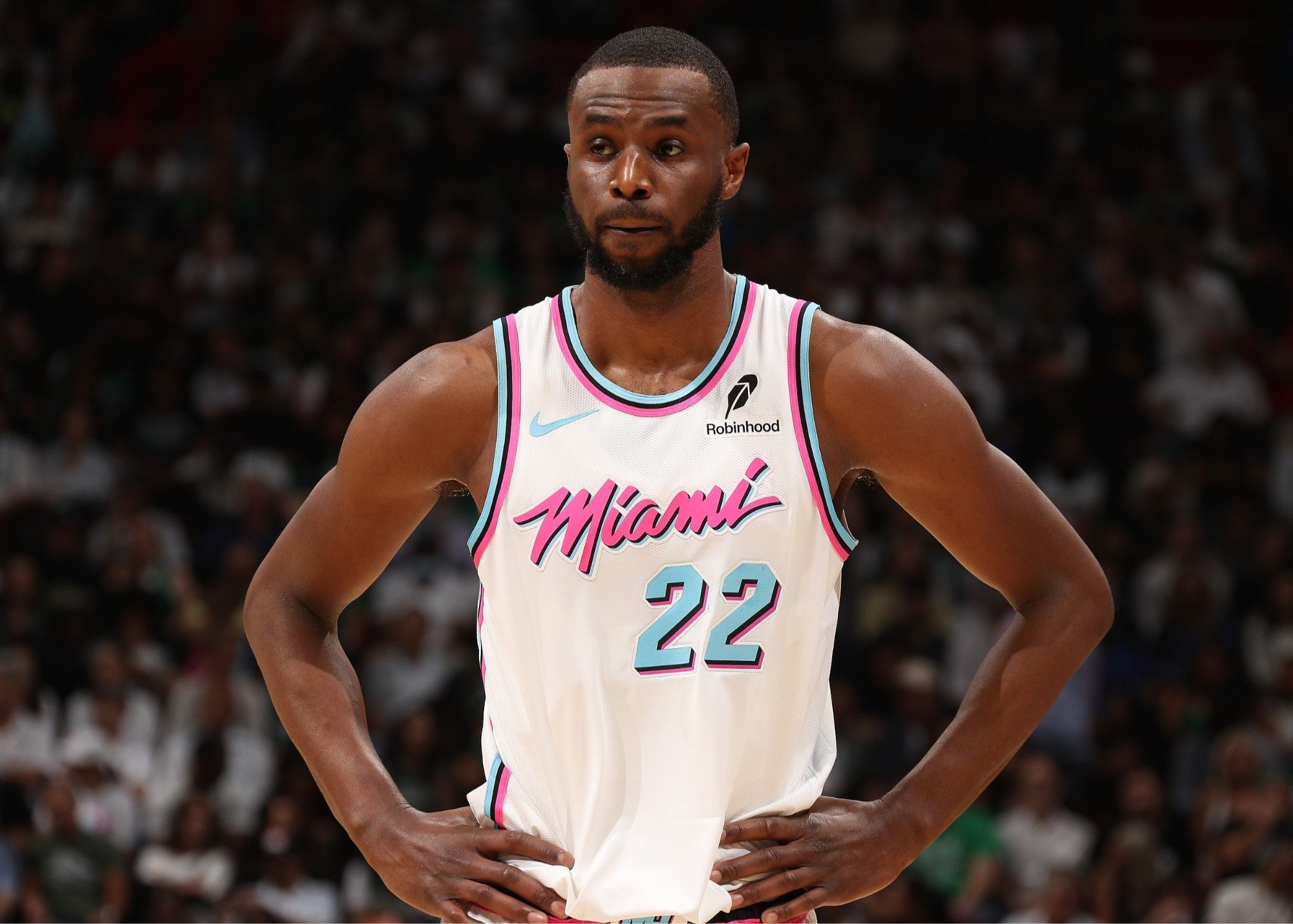 国王杯16强抽签在即！皇马将战低级别联赛球队 单回合淘汰赛制引关注（国王杯16强抽签临近：皇马将迎战低级别对手，单回合淘汰制成焦点）