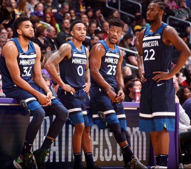 雄鹿完成逆转 库兹马31分表现抢眼（雄鹿上演逆转好戏 库兹马轰31分闪耀全场）