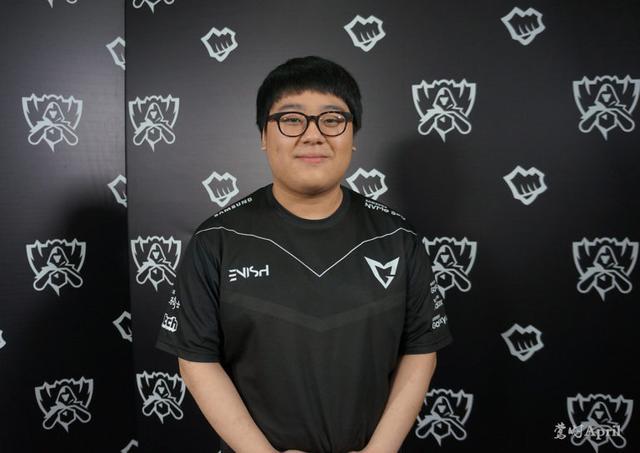 他的首粒进 他的首粒进